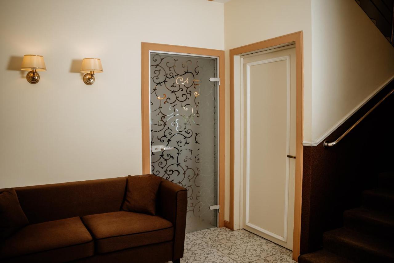 Non-Stop Economy Hotel Boryspilʼ Екстериор снимка