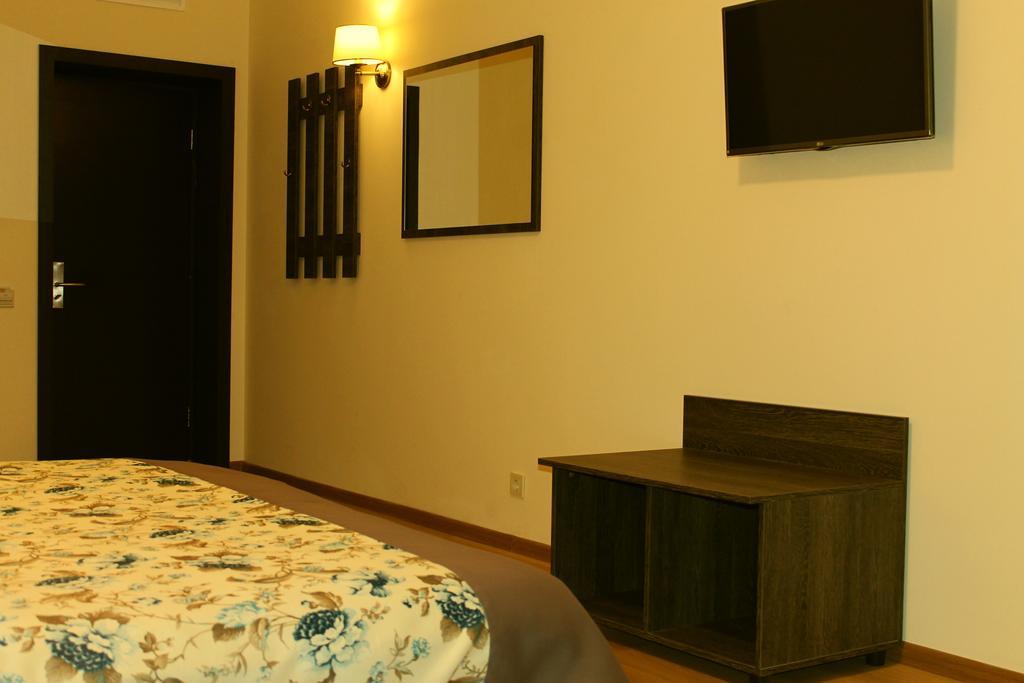 Non-Stop Economy Hotel Boryspilʼ Екстериор снимка