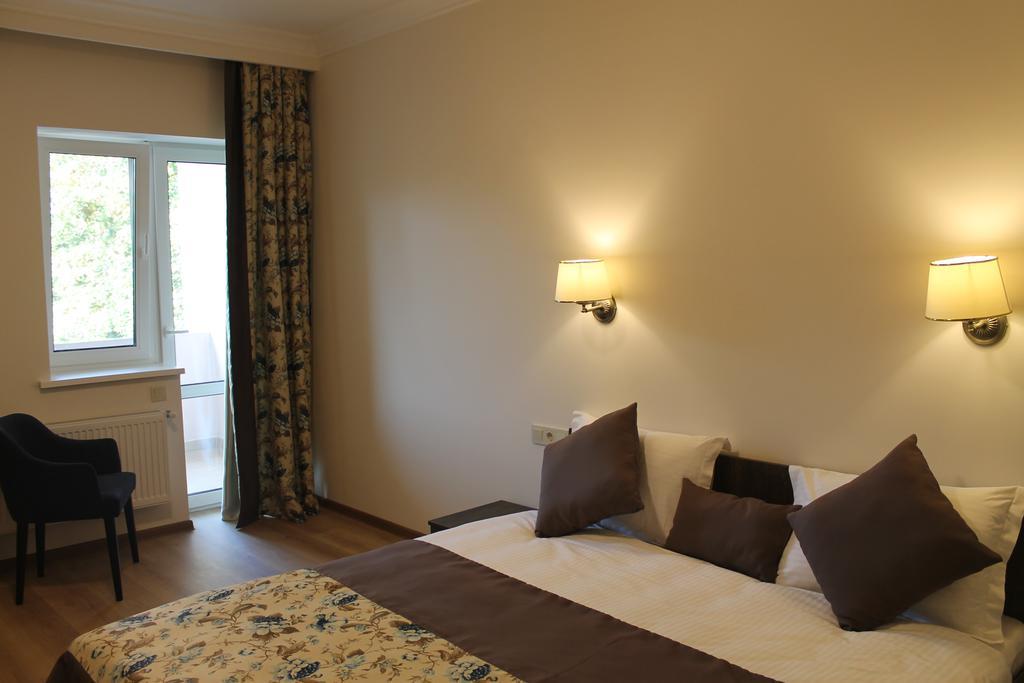 Non-Stop Economy Hotel Boryspilʼ Екстериор снимка